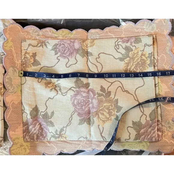 Beautiful Queen Size Bed Spread/ Quilt With 3 Standard Shams ,1 Small Portugal - Picture 10 of 10